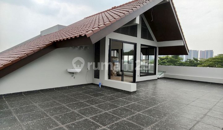 Rumah Baru Split Level & Attic Room di The Foresta, Bsd City/AST
