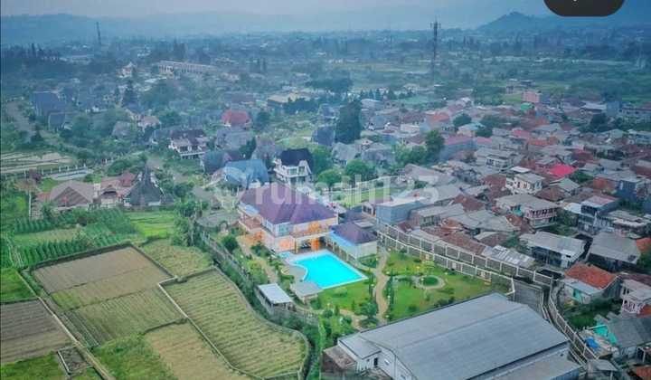 Dijual Villa Beserta Pabrik di Puncak  1