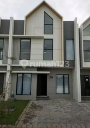 EASTERN PARK SUKOLILO SURABAYA HOUSE CHEAP RIK.NW0091