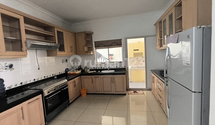 Cluster Damar Beach House at Pantai Indah Kapuk, House on Damar Golf Raya Street, Cluster Damar Bukit Golf Mediterania, Jl. Ebony Golf Raya, Kamal Muara, Penjaringan, North Jakarta City, DKI Jakarta, Indonesia, 14470, Pantai Indah Kapuk