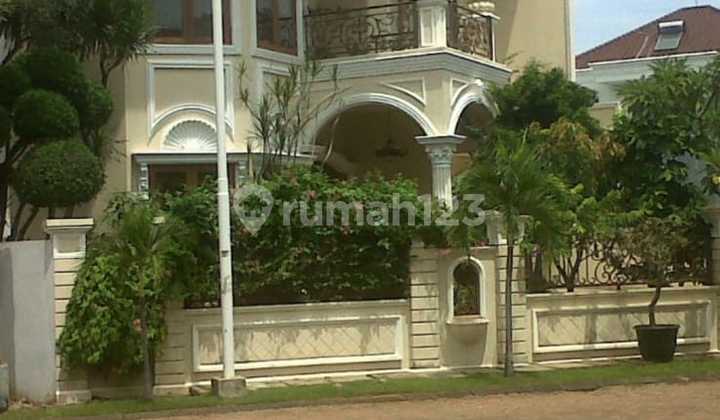 Di jual Rumah Mewah di Pantai Mutiara 2 Lantai 8
