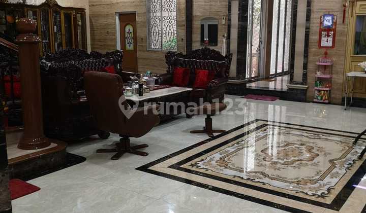 Hoek Corner Luxury Home at Mediterranean Garden Resort PIK