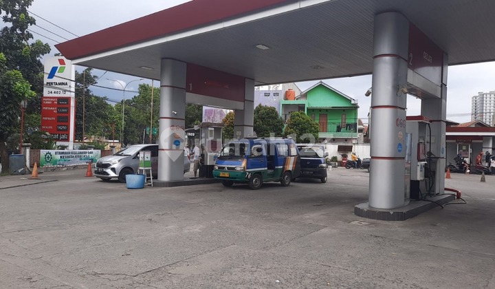 GAS STATION IN BANDUNG, WEST JAVA GAS STATION IN BANDUNG, WEST JAVA