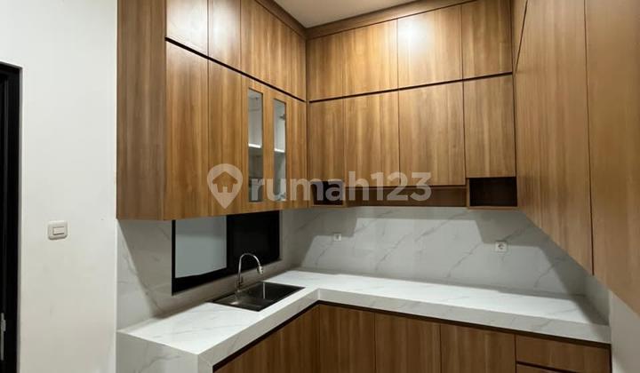 Rukan di Taman Ratu Jakarta Barat