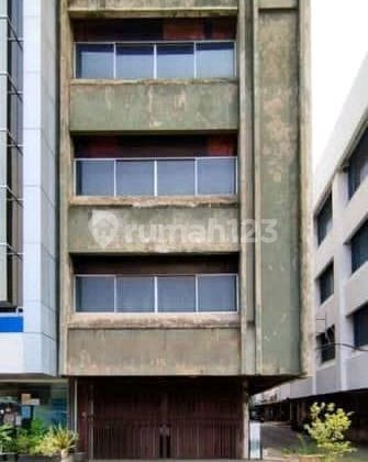 Shop House Hook on Jl. Samanhudi, Pasar Baru, Central Jakarta, 4-Story Building