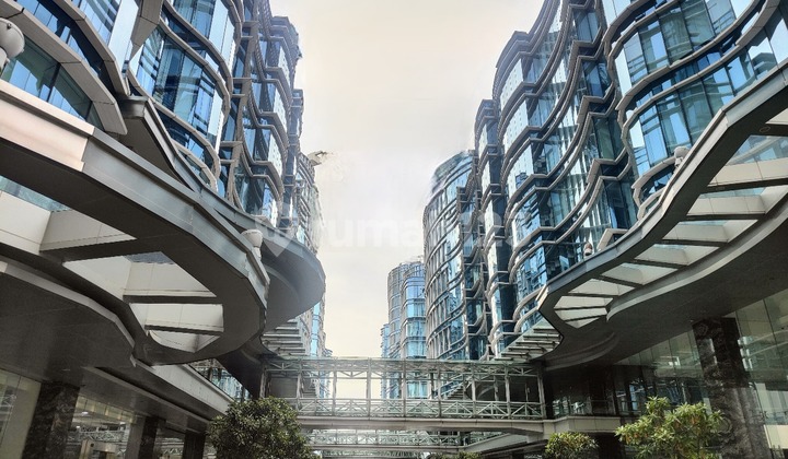 LANDMARK PLUIT OFFICE BUILDING