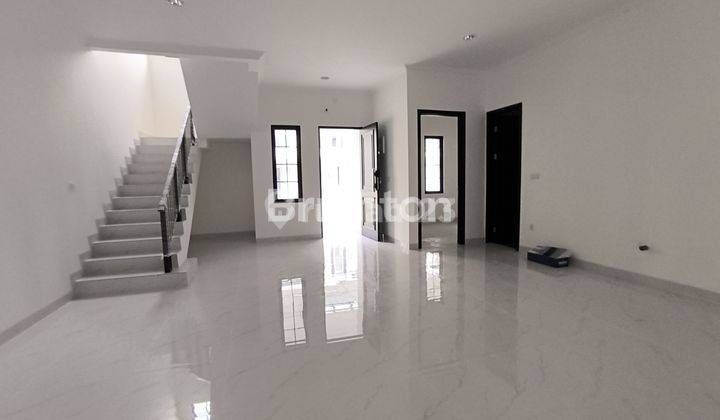 RUMAH DI VILLA PASIR PUTIH PIK 2 2