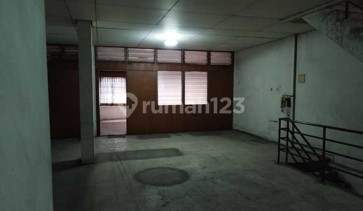 Shop House Hook on Jl. Samanhudi, Pasar Baru, Central Jakarta, 4-Story Building 1