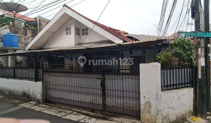 Rumah Hitung Tanah di Tebet Dalam Dekat Jalan Raya Utama 1