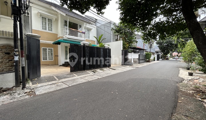 Rumah Minimalist di Tebet Barat Akses Jalan 2 Mobil Rumah Minimalist di Tebet Barat Akses Jalan 2 Mobil