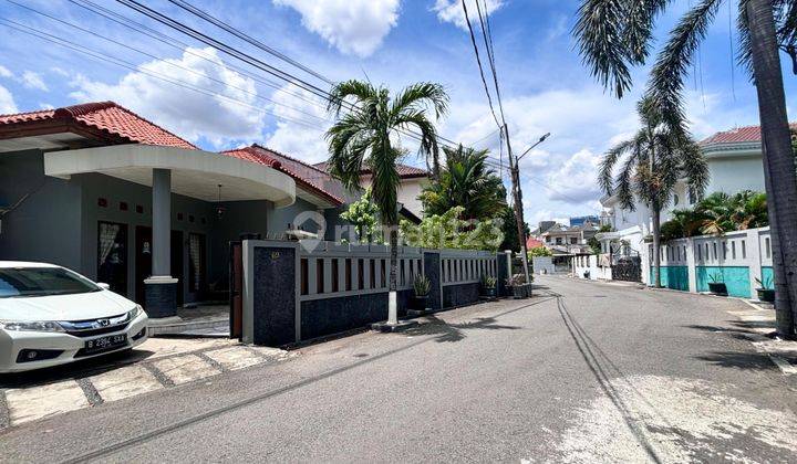 Dijual Rumah Bagus Siap Huni Akes Jalan Lebar Kebayoran Lama 1