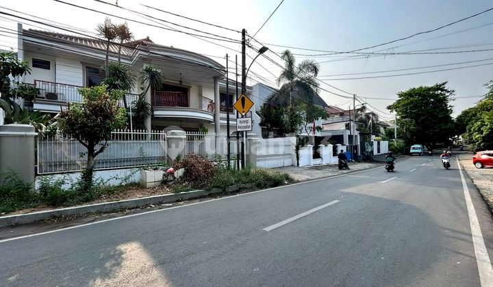 Rumah di Tebet Gudang Peluru Akses Jalan Lebar 3 mobil 2