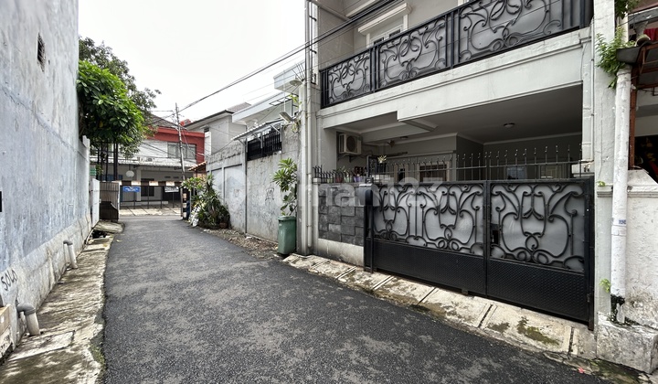 Rumah Siap Huni, di Tebet Barat, Akses Jalan 2 Mobil Rumah Siap Huni, di Tebet Barat, Akses Jalan 2 Mobil