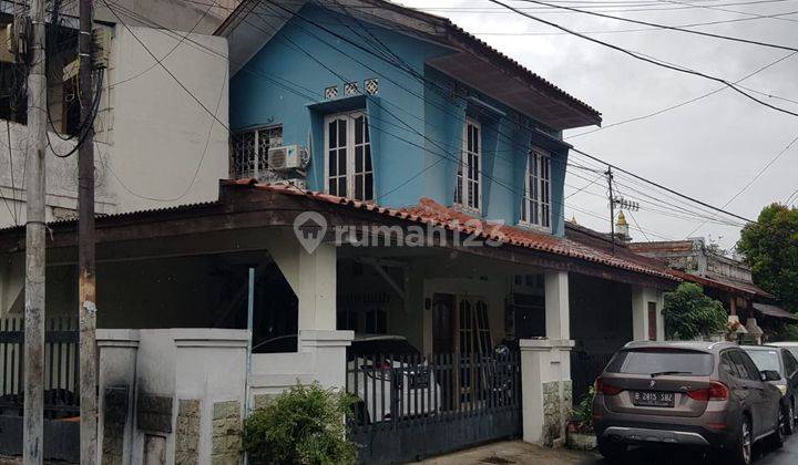 Rumah Lama Akses Jalan 2 Mobil di Menteng Dalam 1