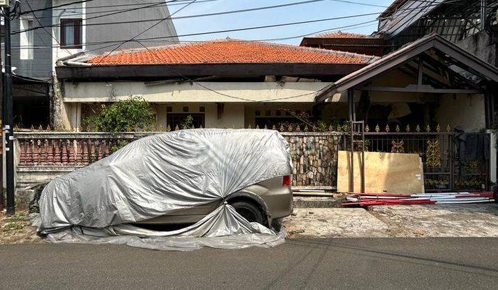 Tebet Barat . . . Rumah Hitung Tanah Di Jalan 3 Mobil Sangat Cocok Untuk Tempat Tinggal 2