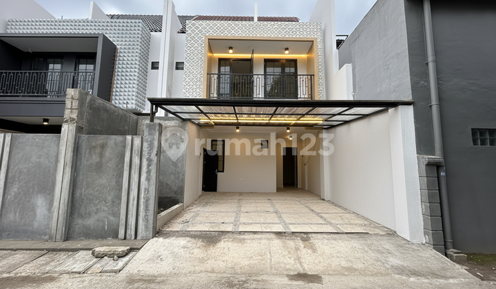 House in East Tebet with 2-Car Road Access, 2 Units Available.