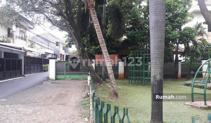 Tebet Timur, Land Area 312 M2, Access for 2 Cars, Facing Park