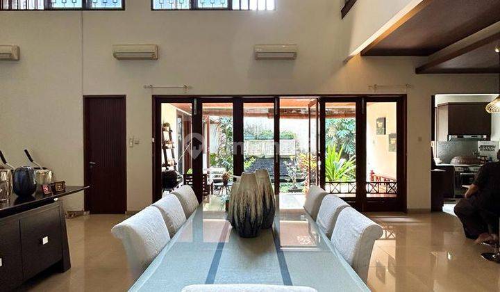 Modern Tropical House, Lokasi Strategis 2