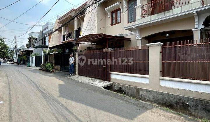 Tebet, Rumah 2 Lantai Siap Huni, Akses 2 Mobil Jl. Kebon Baru 2