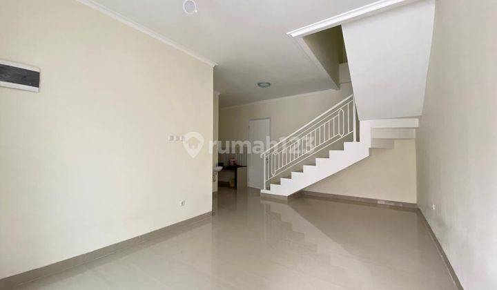 Modern Minimalist House Tebet Timur, Akses Mudah 2