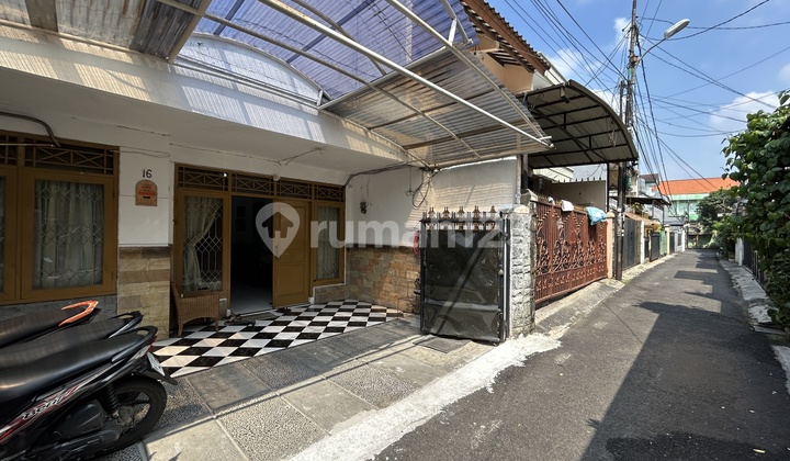 Rumah siap huni di tebet timur, akses jalan 1 mobil, dekat taman ecopark tebet Rumah siap huni di tebet timur, akses jalan 1 mobil, dekat taman ecopark tebet