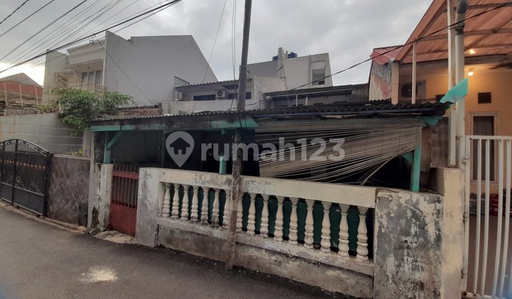 Rumah Hitung Tanah di Tebet Timur, Akses Jalan 1 Mobil 