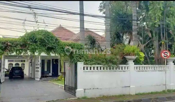 Rumah Mewah di Kawasan Elite Menteng 1