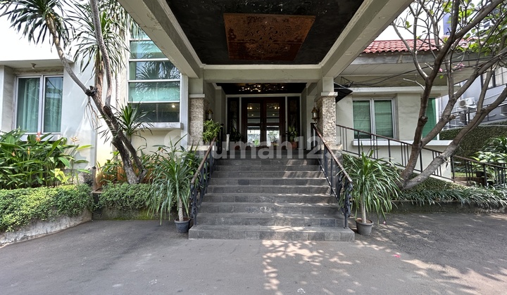 Hotel building in Antasari below NJOP, ready to occupy, strategic location, main highway 2