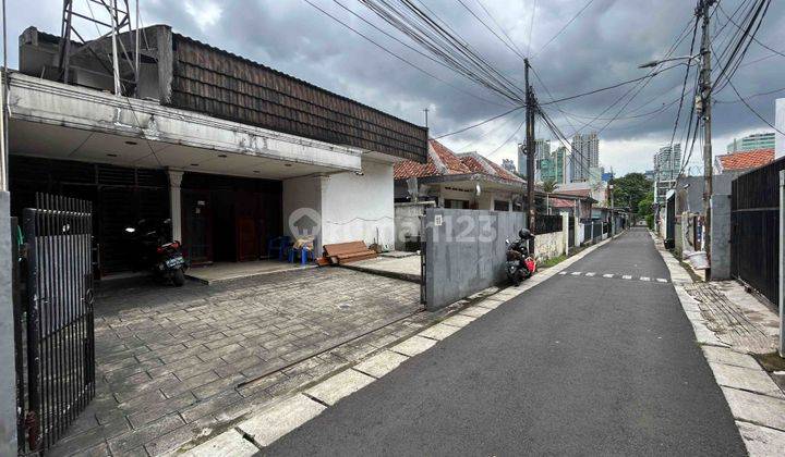 Rumah Lama di Setiabudi Dkat Akses Jalan 2 Mobil 1