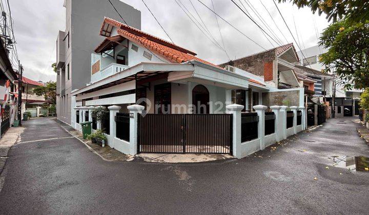 Rumah Hoek Siap Huni di Tebet Timur  1