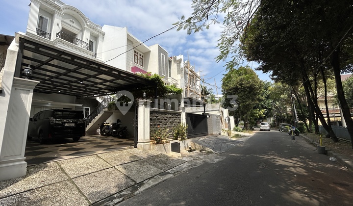 Rumah Mewah di Tebet Barat, Ada Private Pool, Akses Jln 3 Mobil, 3 Lantai View Taman 2
