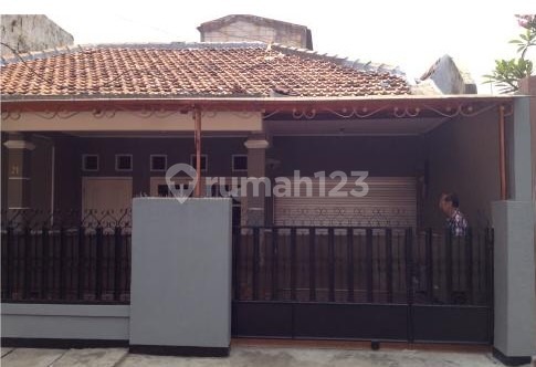 Rumah Siap Huni di Pengadegan Pancoran, Akses Jalan 2 Mobil