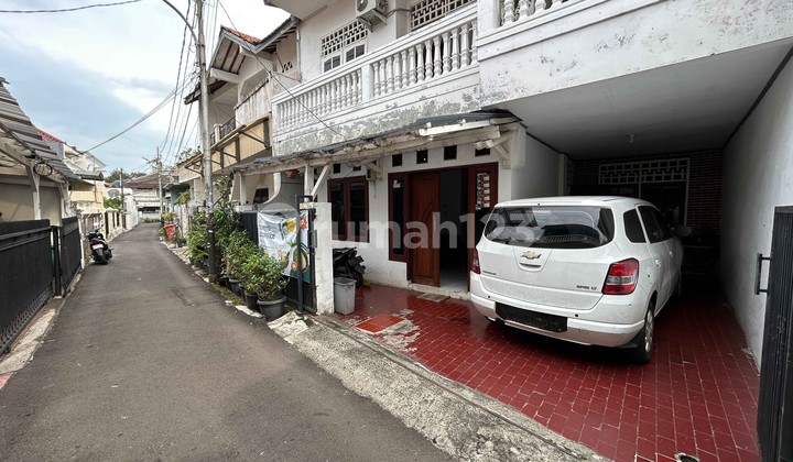 Rumah Lama di Tebet Utara Dekat Jalan 2 Mobil