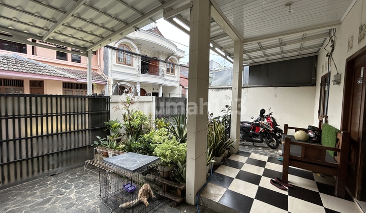 2-Story Ready-to-Occupy House in East Tebet, Just 7 Minutes to Kota Kasablanka Mall 2