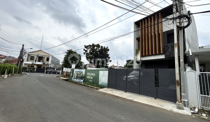 House in Cawang Otista, Access Road for 3 Cars 2