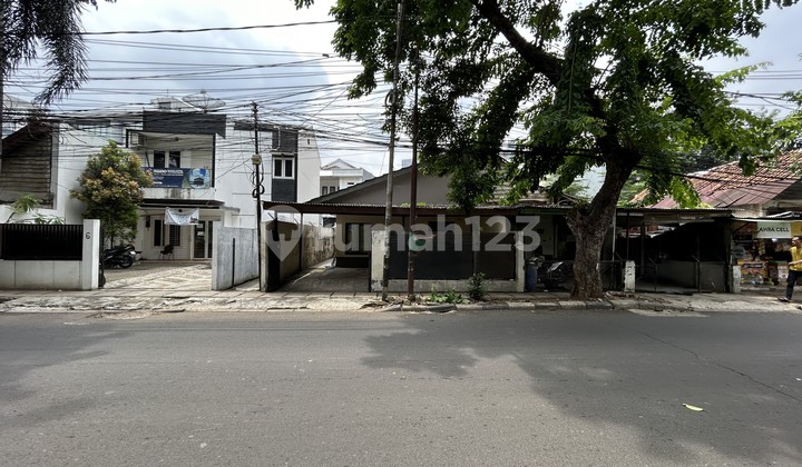 Commercial Area House in Tebet, Wide Road Access, Near Kota Kasablanka Mall 2