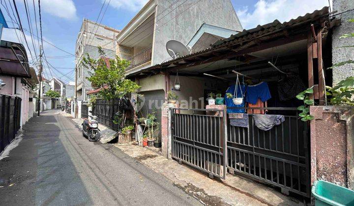 BEST LOCATION Rumah Hitung Tanah di Tebet Timur Cukup Jalan Kaki ke Taman Ecopark 2