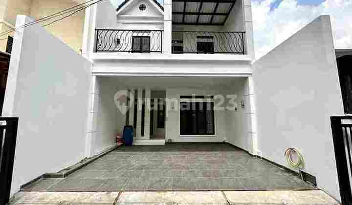Rumah 2 lantai di Tebet Barat, Dekat Akses ke Jalan 2 Mobil Rumah 2 lantai di Tebet Barat, Dekat Akses ke Jalan 2 Mobil