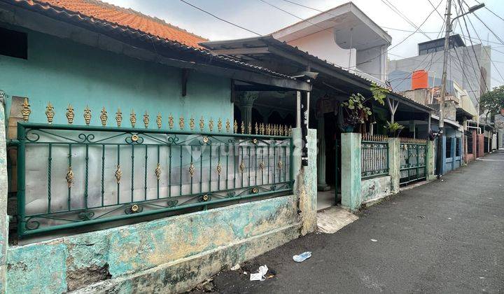 Rumah Hitung Tanah di Tebet Timur Dekat Jalan 2 Mobil 1