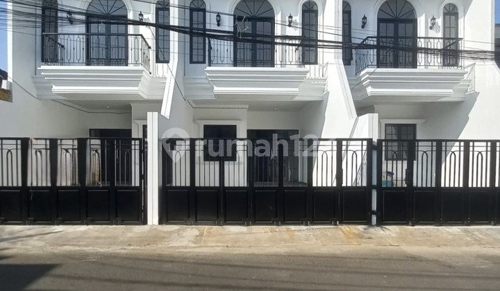 Rumah Brand New di Cawang, Akses Jalan 2 Mobil