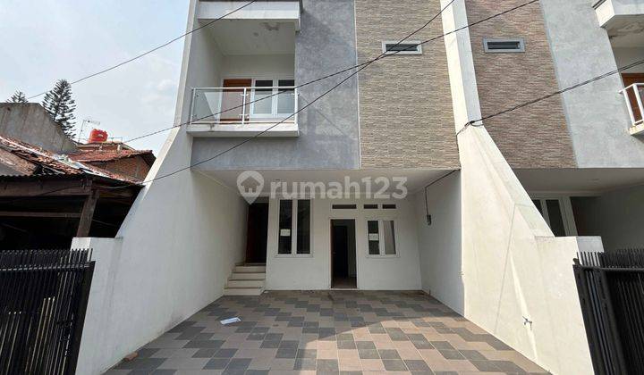 Rumah Brand New 2 Lantai di Tebet Timur 1