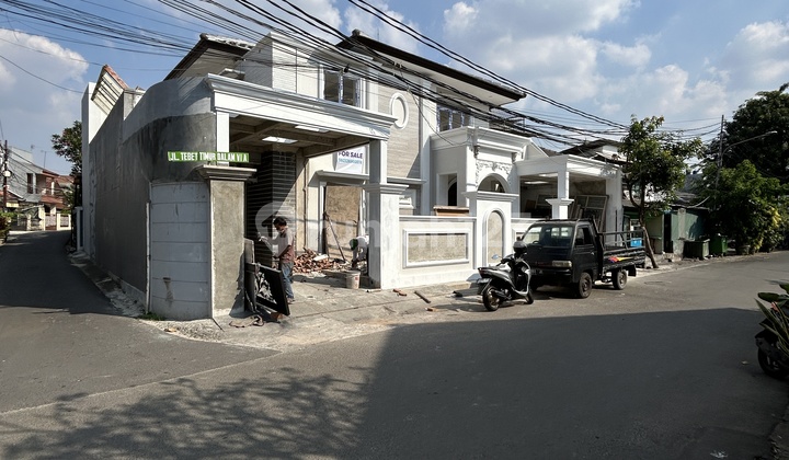 Rumah di Tebet Timur, Akses Jalan Lebar 3 Mobil 2