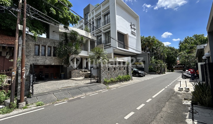 House Plus Office Benhil Bendungan Hilir is suitable for business and offices, close to Sudirman CBD.