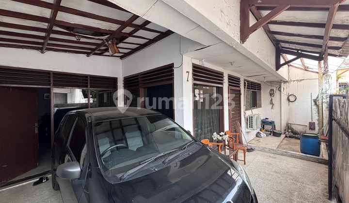 Rumah Lama di Tebet Hanya 30 Meter Dari Jalan 2 Mobil