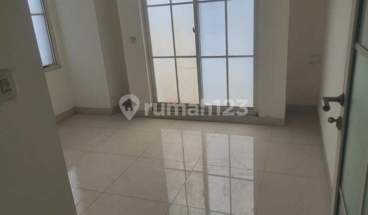 Neat House in a Green and Comfortable Residential Area of Lippo Village, Karawaci 2