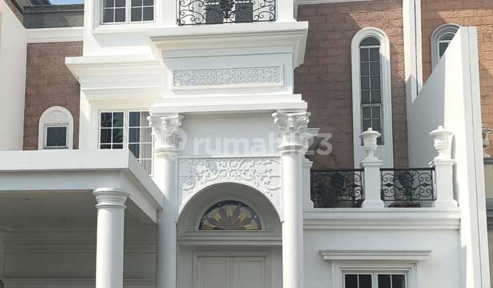 Dijual Cepat Rumah Cluster Bellano Illago cantik Mewah Semi furnished -Gading Serpong