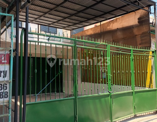 For Rent 2-Story Shop House on Raya Putro Agung, Tambaksari, Surabaya 1