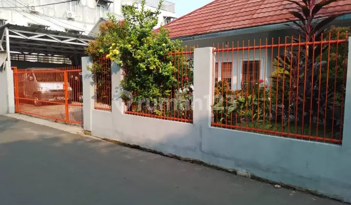 Rumah Di Tegal Rotan Dekat Pasar Modern Bintaro Jaya