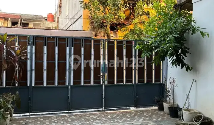 Disewa / Dijual Rumah Di Komplek Depsos Bintaro 2