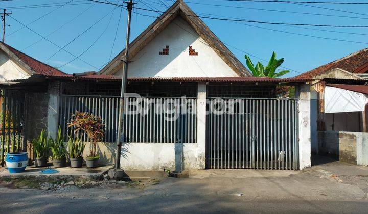 RUMAH LAYAK HUNI DI KOTA SURABAYA DENGAN GARASI DAN CARPORT 4 MOBIL 1